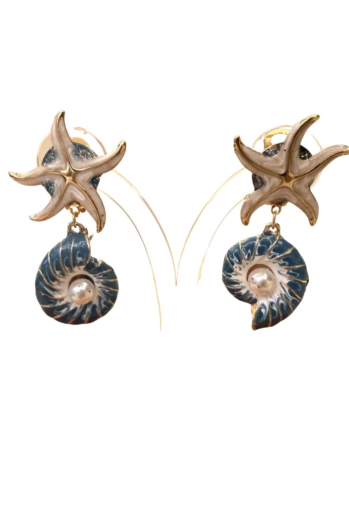 BOUCLES D'OREILLES CLIPS AVEC ETOILE DE MER BLANCHE ET ESCARGOT DES MERS