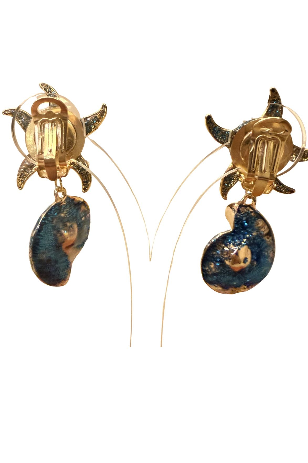 BOUCLES D'OREILLES CLIPS AVEC ETOILE DE MER BLANCHE ET ESCARGOT DES MERS