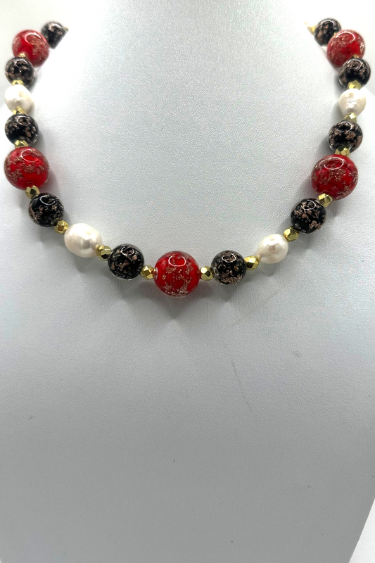 Collier ras du cou Murano et perles d'eau douce