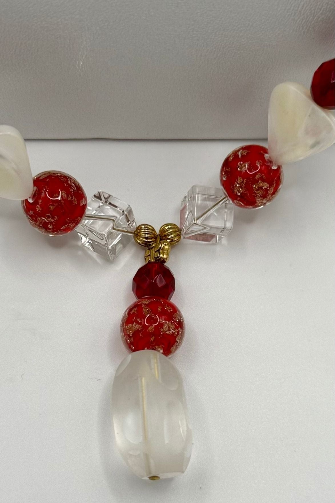 SAUTOIR ROUGE en cristal rouge, cristal de roche