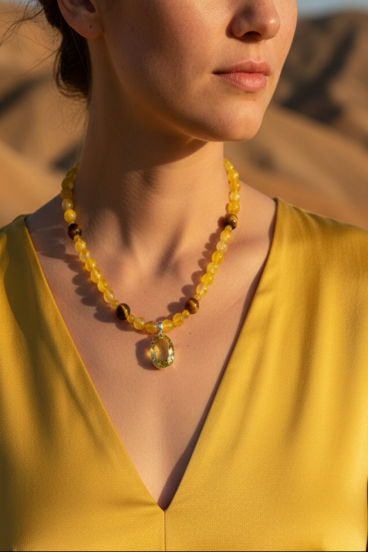 COLLIER AGATES JAUNES AVEC OEIL DE TIGRE ET CITRINE PENDENTIF