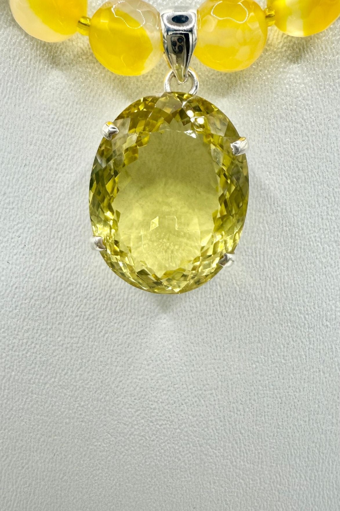 COLLIER AGATES JAUNES AVEC OEIL DE TIGRE ET CITRINE PENDENTIF