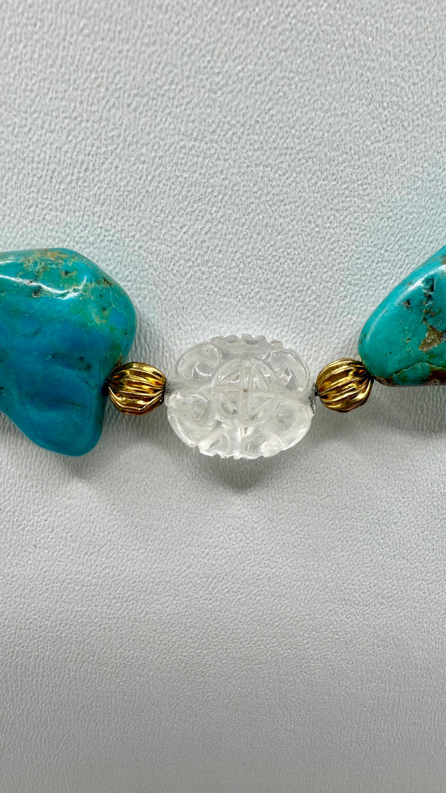 COLLIER EN TURQUOISES ET PERLES VERMEIL ET CRISTAL DE ROCHE