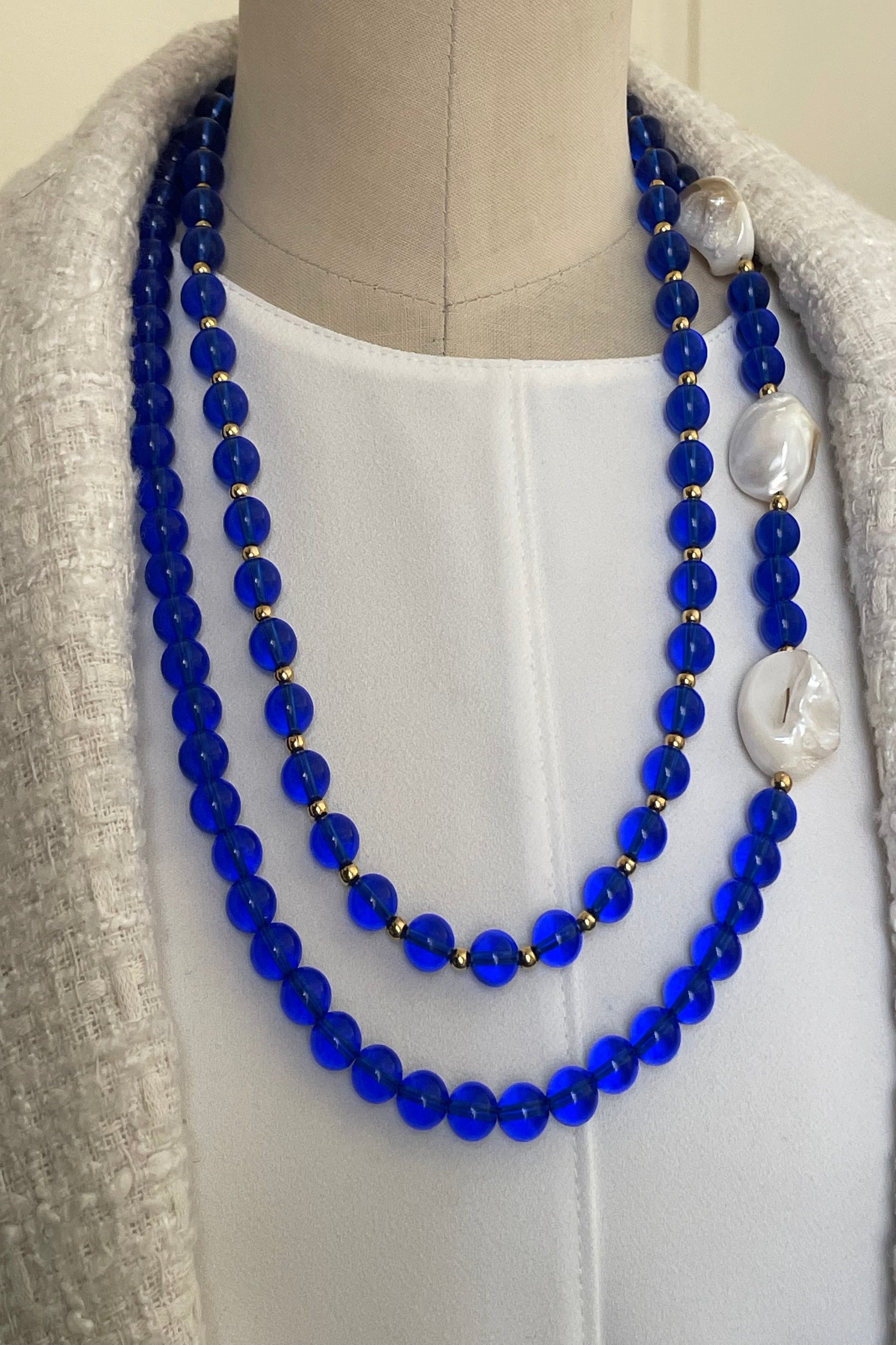 perles-bleu-cobalt-sautoir-double-rang-perles-baroques-nacre-